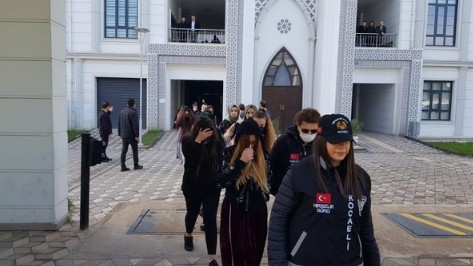 'Altın kızlar' çetesinde 36 kişi tutuklandı...